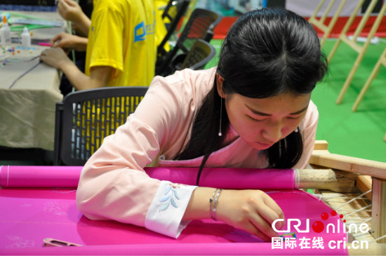 已过审【科教标题摘要】重庆市职业教育成果展开幕 近百所中高职院校参展