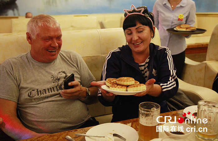 06【吉林】【原創】【外事交流】【關東黑土（延邊）】【移動版（圖）】俄羅斯人在琿春提前過中秋節（組圖）