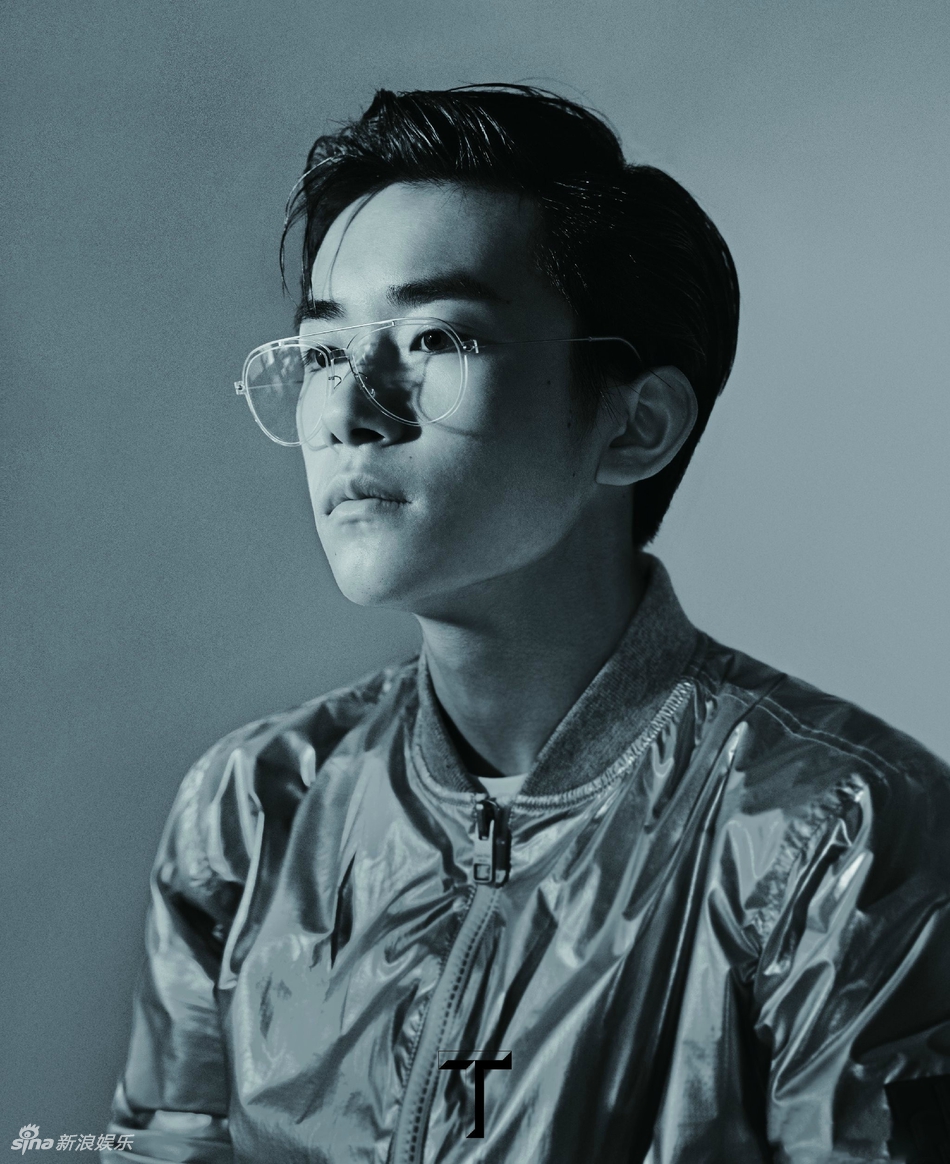 16岁易烊千玺初登大刊封面 雅痞魅力别有味道(图)