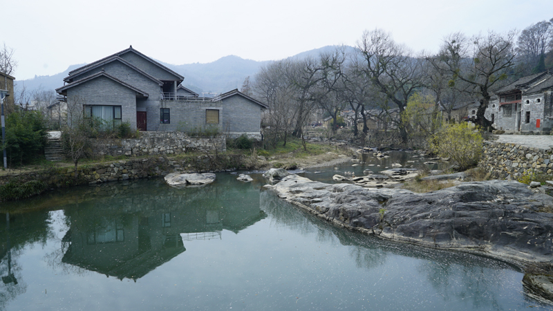 향토 내음에서 탄생한 새 유행