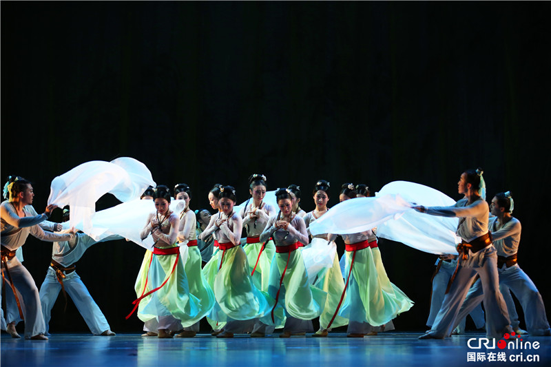 北京舞蹈学院教学作品《国风》震撼首演
