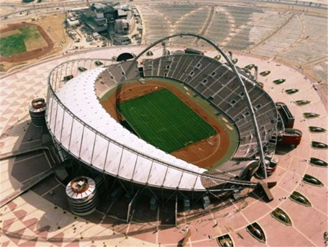 距离卡塔尔世界杯开幕还有5年,首座体育场——哈里发体育场已经改建