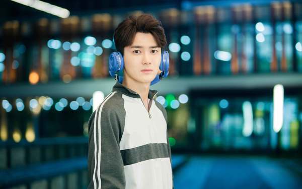 《浪花一朵朵》杀青 谭松韵熊梓淇含泪相拥