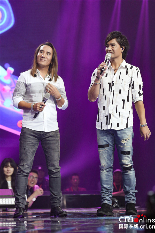 动力火车回忆杀唱《当》引发全国各民族大合唱