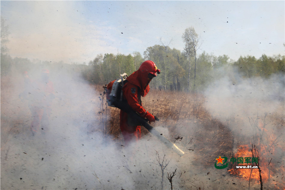 森林衛士火線救援 三千勇士阻擊“火魔”