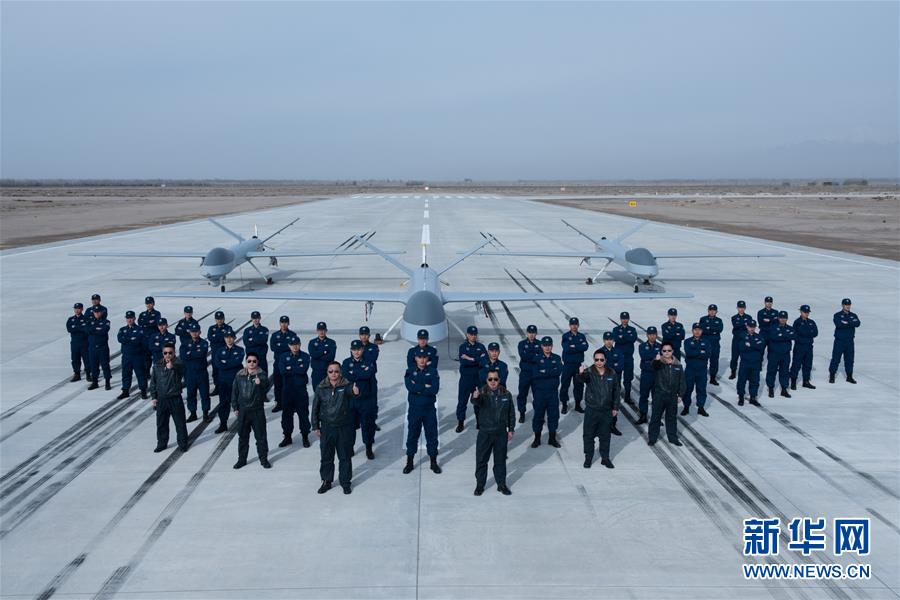 大地上的天空——空军某试验训练基地无人机飞行员李浩投身改革强军记事