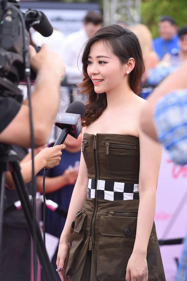 她是佟丽娅闺蜜,女儿周岁宴请了半个娱乐圈