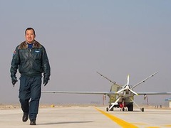 空军首批无人机飞行员李浩：从“零”开始飞