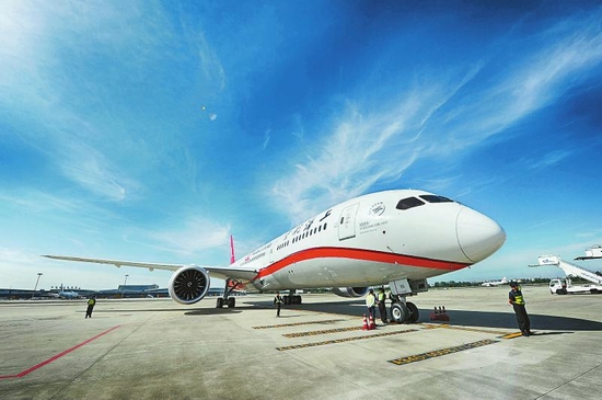 东航首架波音787-9飞机抵蓉