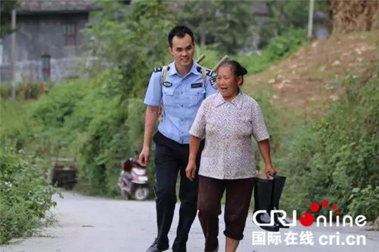 已過審【CRI專稿標題摘要】重慶22民警榮獲"全國優秀人民警察"殊榮