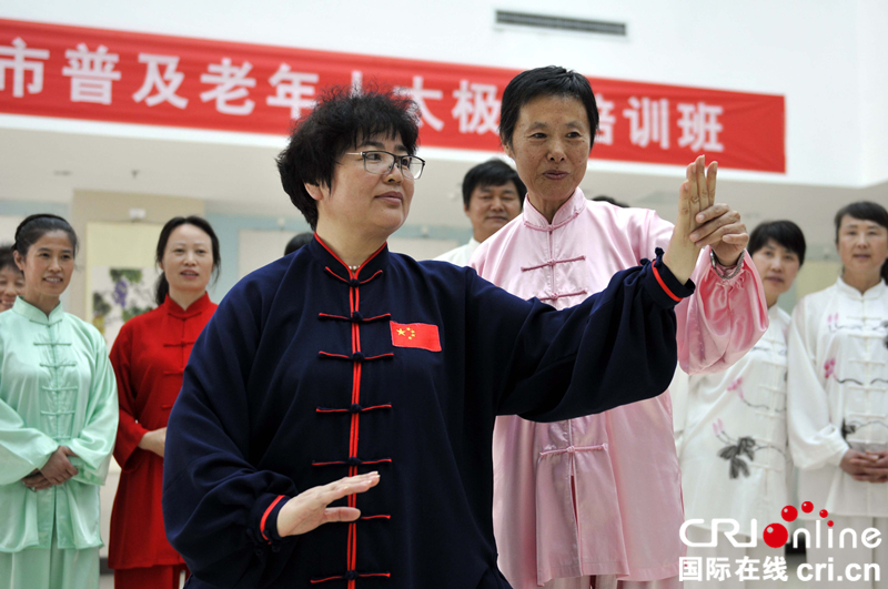 临沂郯城:开展老年人太极拳普及推广活动 图片默认标题