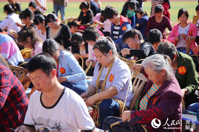 湖北十堰：編織大賽顯身手 脫貧致富有動力