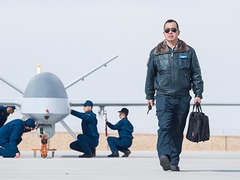 李浩：從“王牌師”的空中驕子到空軍首批無人機飛行員