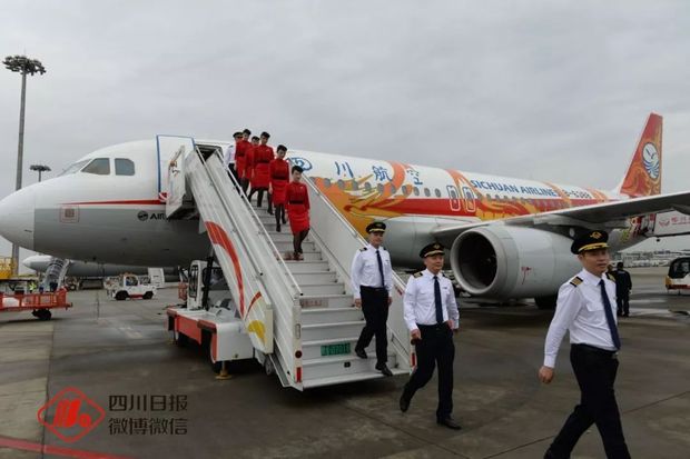 骄傲！受习近平总书记会见后，川航“英雄机组”载誉归来！