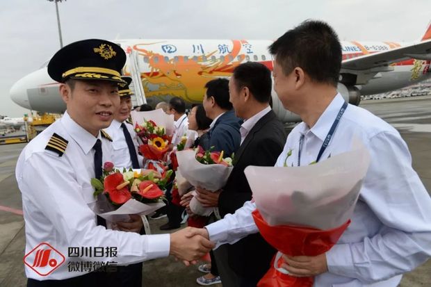 骄傲！受习近平总书记会见后，川航“英雄机组”载誉归来！