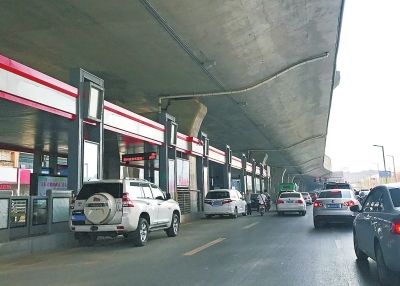 【河南在线列表】郑州农业路BRT开通首日冷清 很快可刷支付宝乘坐