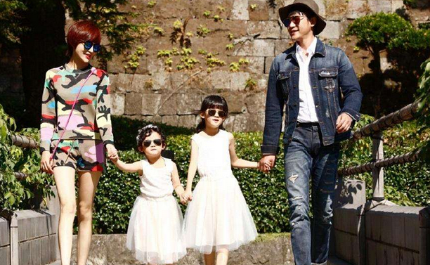 贝儿新造型可爱 陆毅女儿学京剧为新歌打基础？