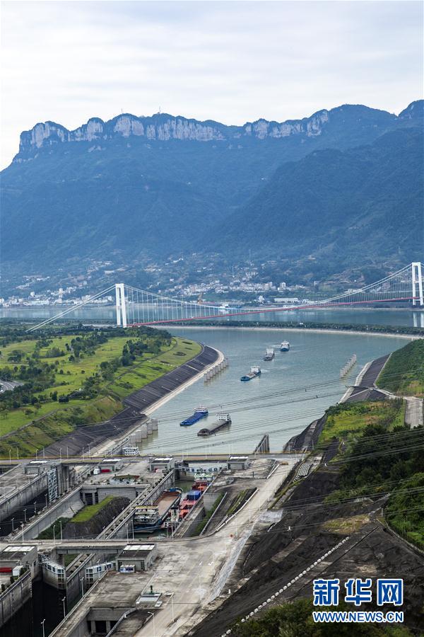 三峡船闸2018年过闸货运量突破1亿吨