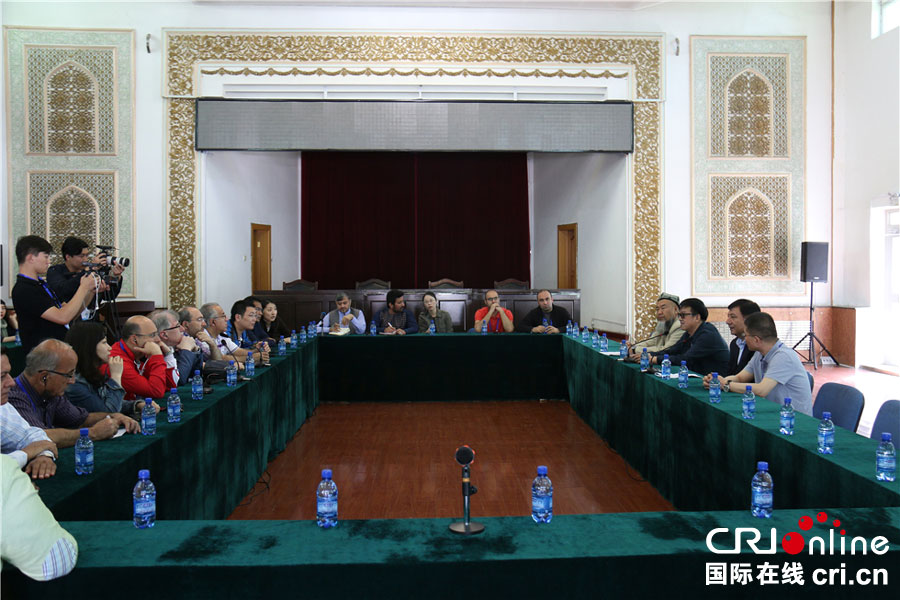 第四季“丝路名人中国行”参访团走进新疆伊斯兰教经学院