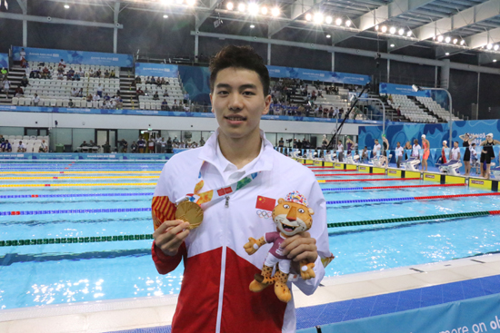 18岁的湖北小将孙佳俊为中国代表团夺得本届青奥会首枚金牌来自湖北的