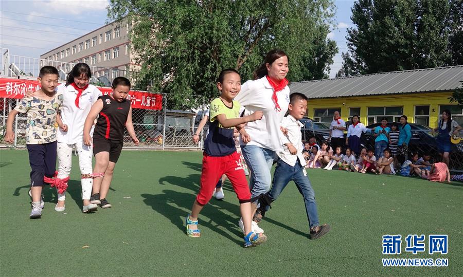 北京：爱心送到公益学校
