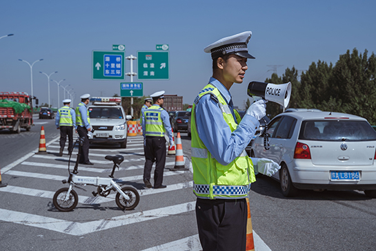 西安交警执勤图片图片