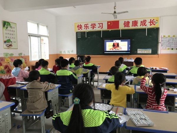 “我的热情被点燃了！” 14省乡村教师来沪分享成长经历