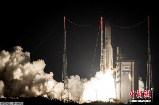 阿丽亚娜5型运载火箭搭载2颗卫星 成功发射升空