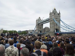 英国伦敦举行活动悼念恐袭遇难者