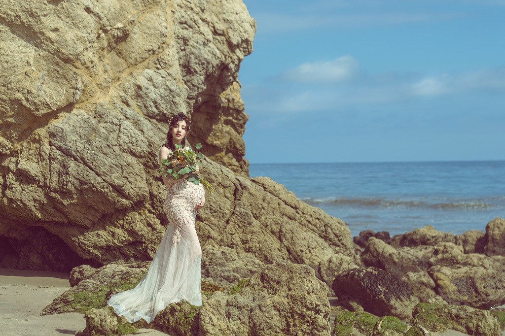 章龄之二胎孕期写真首曝光 白纱裙洋溢幸福