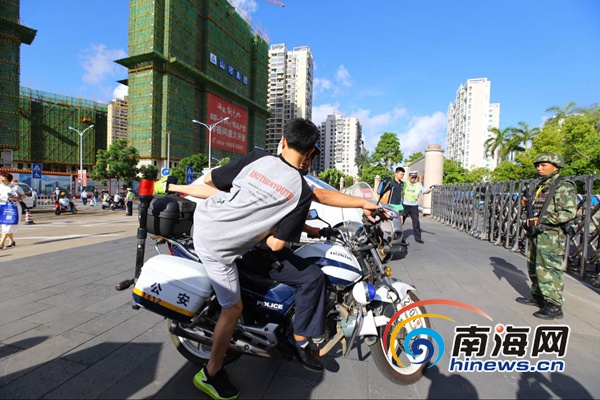 末尾有圖【焦點圖】【即時快訊】2017年全國高考拉開序幕 海口有考生13931人 末尾有圖【焦點圖】【即時快訊】2017年全國高考拉開序幕 海口有考生13931人