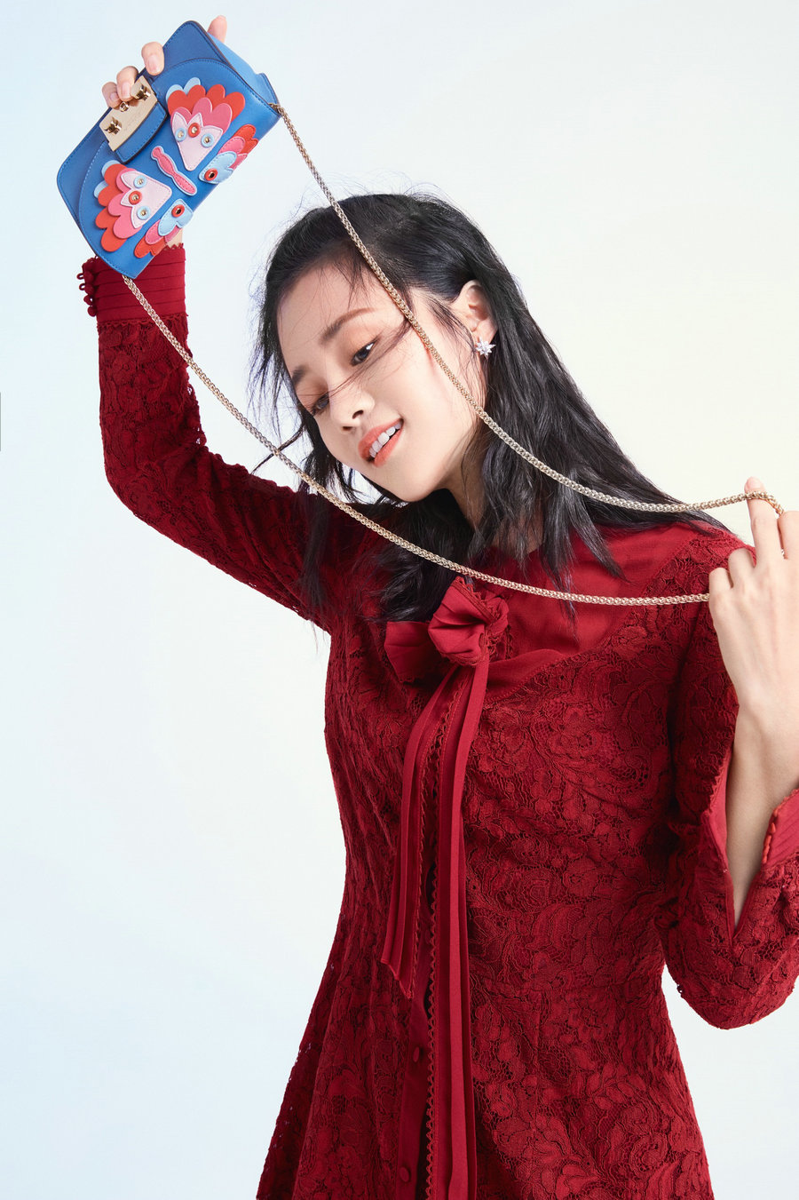 安悦溪最新写真甜蜜似恋爱中的小女孩