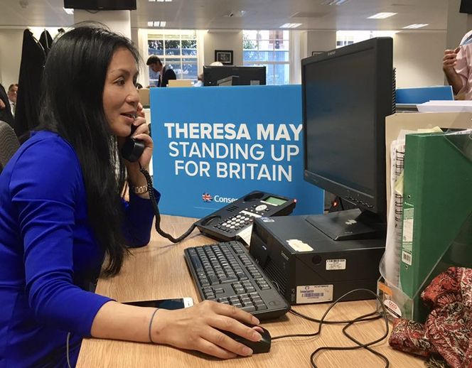 勋爵夫人也来助选啦!