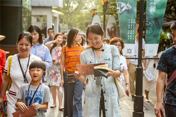 走過“時光弄堂”在“露天博物館”裏看“移動歌劇”