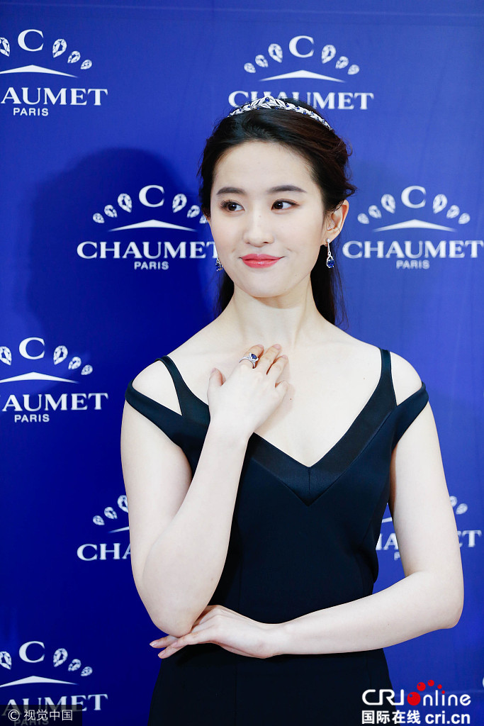 2017年6月10日,上海,刘亦菲现身上海某活动.刘亦菲