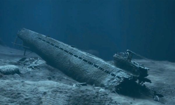 u型潜艇下潜深度图片