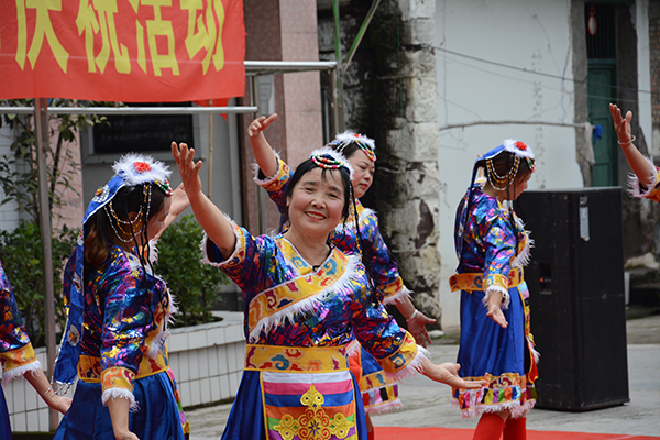 宜宾市翠屏区孔滩镇:欢歌笑语共庆重阳 敬老爱老情满孔滩