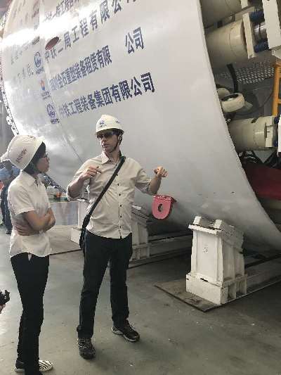 【多語種報道】Zhengzhou desponta como centro logístico que conecta China ao exterior