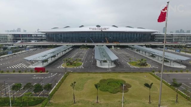 瞰中国|伶仃洋上造桥 大海深处“穿针"——港珠澳大桥