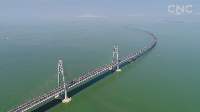 瞰中国|伶仃洋上造桥 大海深处“穿针"——港珠澳大桥