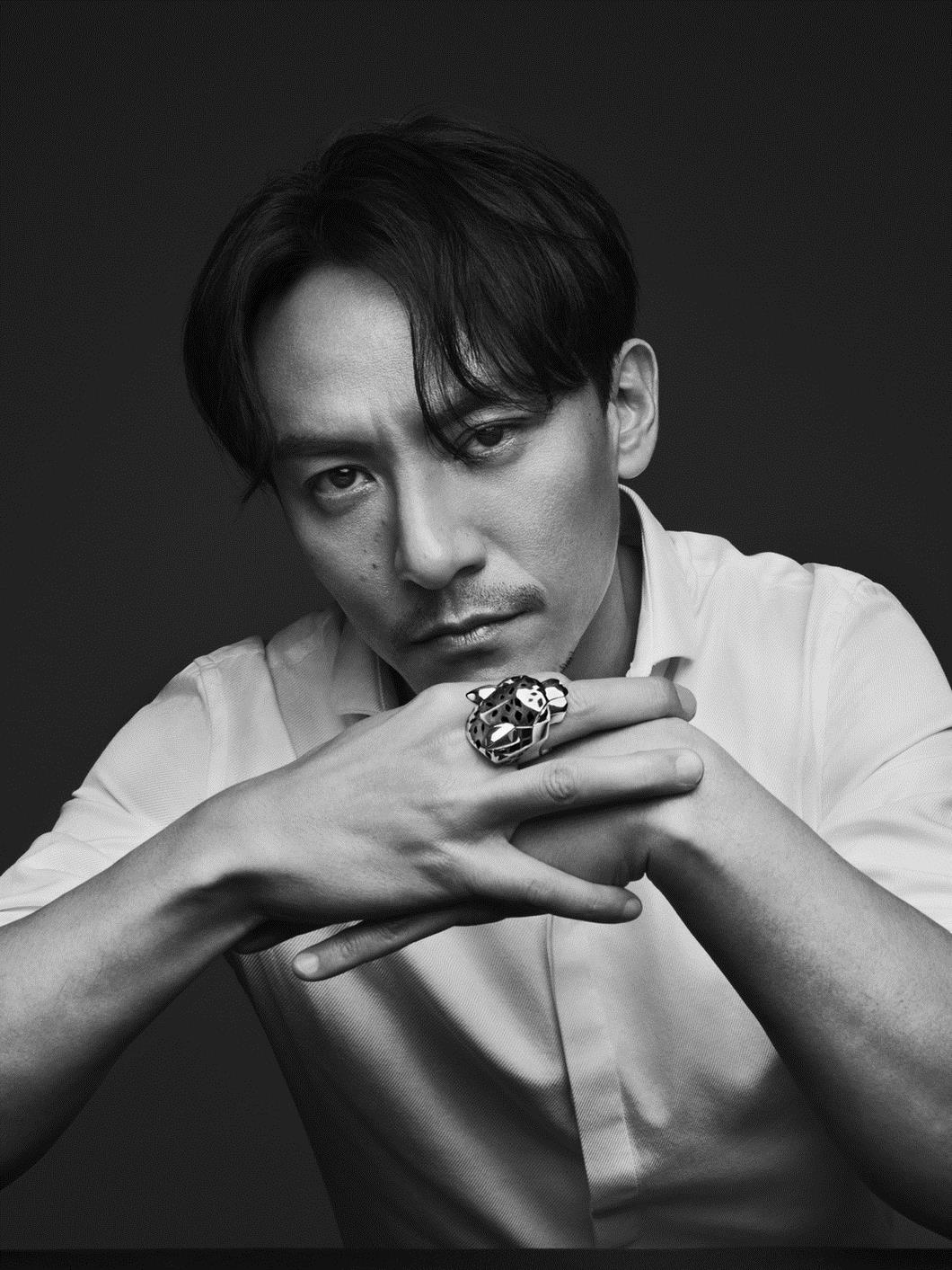 张震曝光震摄大片野性眼神定格成熟魅力