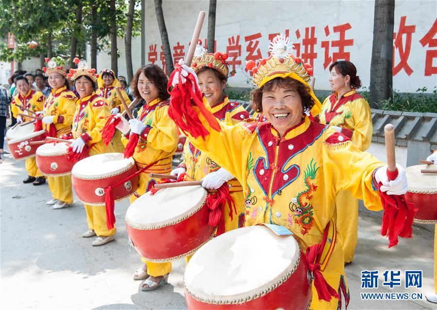 石家庄：传承非遗“抬花杠