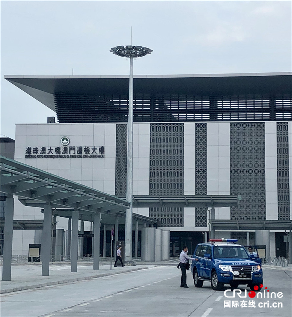 港珠澳大桥正式通车 为澳门融入湾区注入新动力