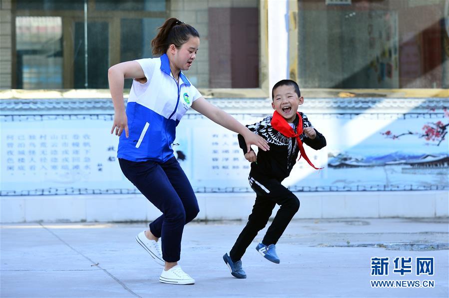 西寧:政府購買社會服務關愛留守困境兒童 西寧:政府購買社會服務關愛留守困境兒童