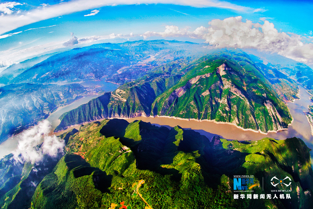 【焦点图】【“飞阅”中国】雨后瞿塘峡 云卷云舒