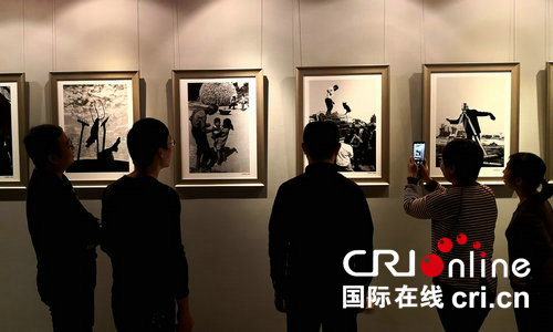 【河南在線-文字列表】【移動端-文字列表】《改革開放40年攝影展》在河南鄭州開幕