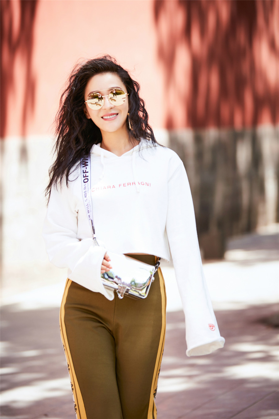 苗圃新街拍深秋送暖放肆笑容不惧寒凉