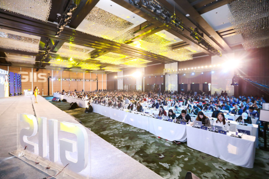 咖啡之翼尹峰：这是一个最坏的时代，也是一个最好的时代