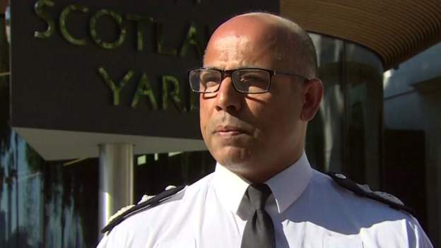 伦敦警方:货车撞人事件为"独狼式"恐怖袭击