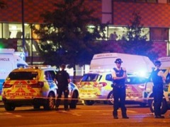伦敦货车撞人已致1死10伤 英首相再强调反恐决心